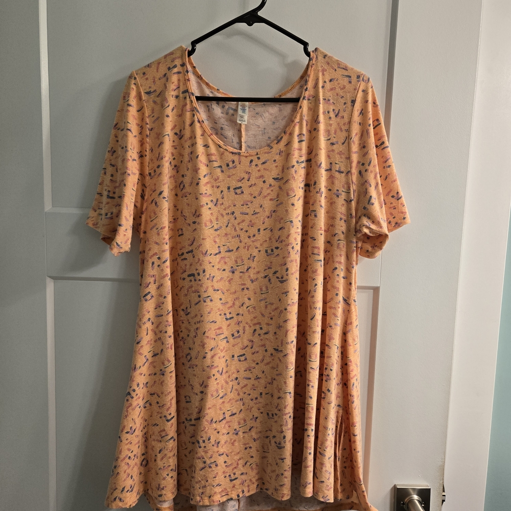LuLaRoe Peach Perfect T